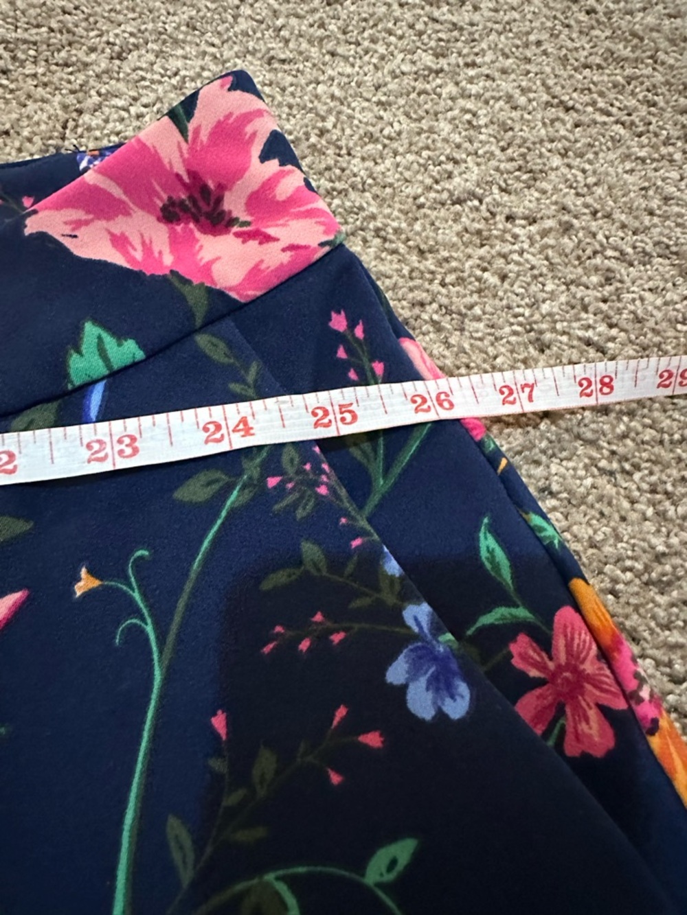 Old Navy Harper mid rise floral crop pants size 26 - Picture 6 of 11